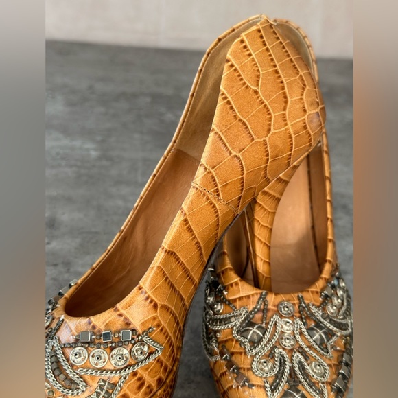 39.5 or 9 shoes. Dries Van Noten heels - Picture 5 of 10